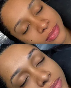 Duas fotos da mesma cliente, de olhos fechados, mostrando as sobrancelhas antes e depois do brow lamination.